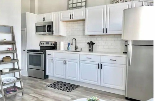 Uptown Historic District Condo | Historic Perfectly-located Uptown Studio