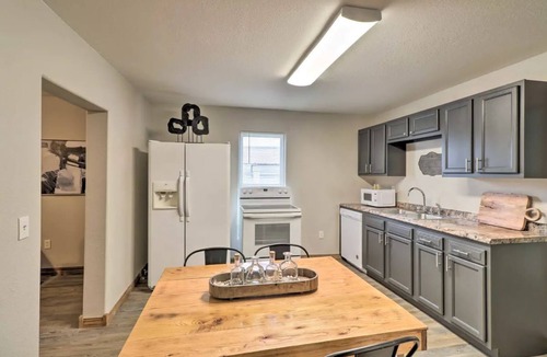 West Plains House | Historic West Plains Home: Walk to MSU + Dtwn