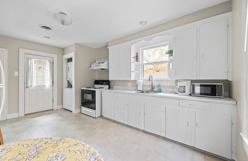 Pineville Apartment | Historical Charm, Comfy & Very Clean 1BR less than10 min drive to Hospitals