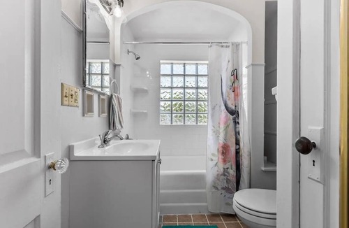 Appleton Condo | Historical Haven Steps to Downtown