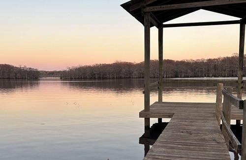 Saint Maurice House | Historical Lake House-Pet Friendly