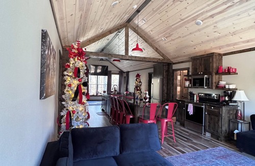 Whitesboro Cabin | Hit the trail from the property! Game room, fire pit and 4 king suites