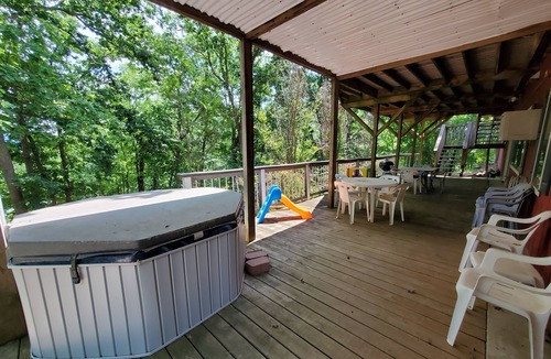 Lost Bridge Village House | Hog Heaven-Lower Level of Private Home- Lakefront