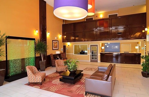Hollywood Park Hotel | Holiday Inn Express Hotel & Suites San Antonio-Airport North, an IHG Hotel