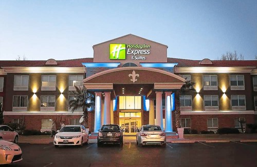 Alexandria Hotel | Holiday Inn Express & Suites Alexandria, an IHG Hotel