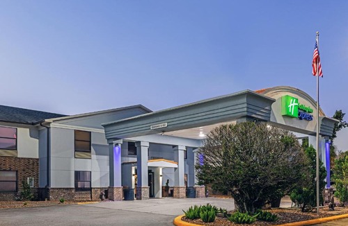 Breaux Bridge Hotel | Holiday Inn Express Breaux Bridge by IHG