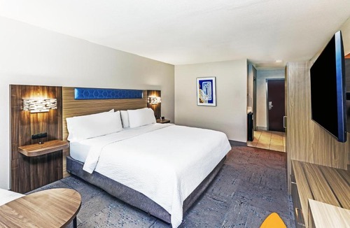 Breaux Bridge Hotel | Holiday Inn Express Breaux Bridge by IHG