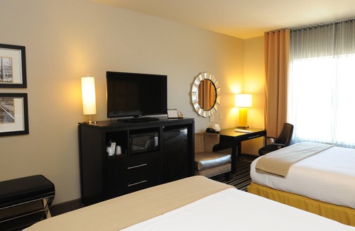 Covington Hotel | Holiday Inn Express Covington-Madisonville by IHG