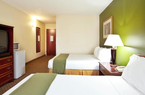 Harvey Hotel | Holiday Inn Express Harvey-Marrero by IHG
