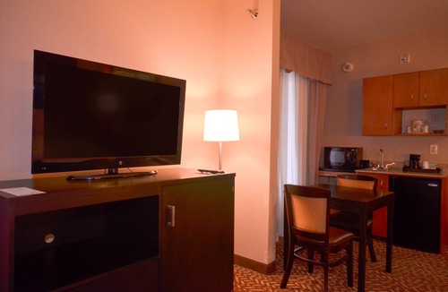 Pine Bluff Hotel | Holiday Inn Express Hotel & Suites Pine Bluff/Pines Mall by IHG
