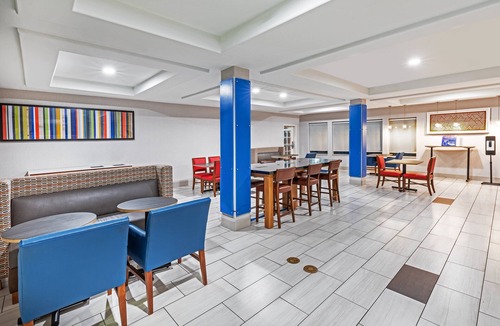 Lafayette Hotel | Holiday Inn Express Hotel & Suites Lafayette South by IHG