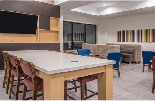 LaPlace Hotel | Holiday Inn Express Hotel & Suites La Place by IHG
