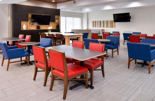 LaPlace Hotel | Holiday Inn Express Hotel & Suites La Place by IHG