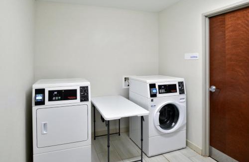 Carthage Hotel | Holiday Inn Express Hotel & Suites Carthage by IHG