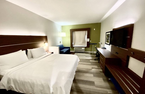 Pineville Hotel | Holiday Inn Express Pineville-Alexandria Area by IHG