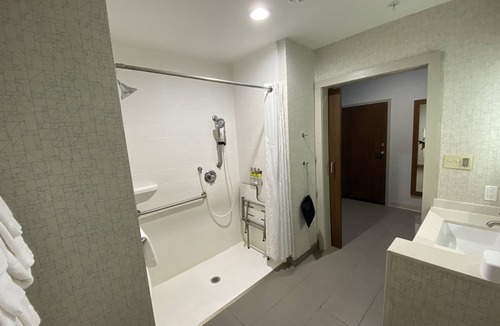 Pineville Hotel | Holiday Inn Express Pineville-Alexandria Area by IHG
