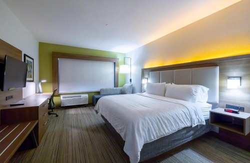Lake Highlands Hotel | Holiday Inn Express & Suites Dallas NE Arboretum