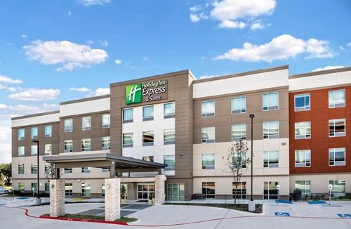 McNeil Hotel | Holiday Inn Express & Suites Austin - Round Rock Area by IHG