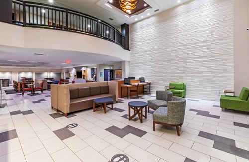 Lakeway Hotel | Holiday Inn Express & Suites Austin NW – Lakeway by IHG