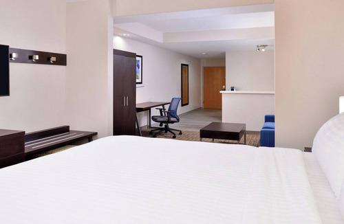LaPlace Hotel | Holiday Inn Express & Suites Laplace by IHG