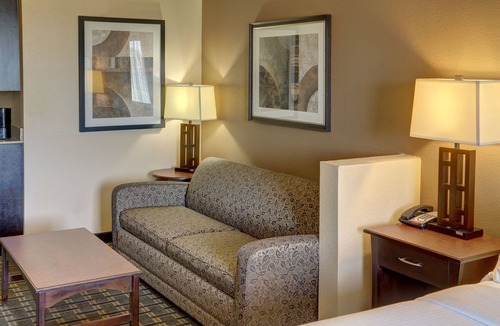 Huntsville Hotel | Holiday Inn Express Hotel & Suites Huntsville, an IHG Hotel