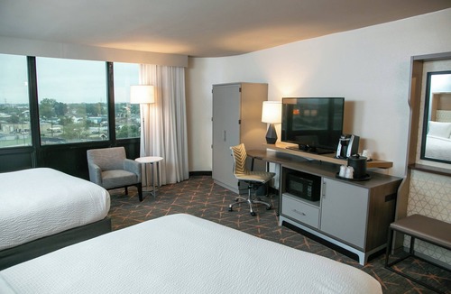 Terrytown Hotel | Holiday Inn New Orleans West Bank Tower by IHG