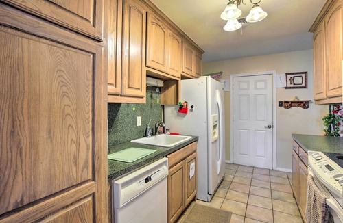 Richardson House | Home 1 Mi to University of Texas: Relax Fireside!