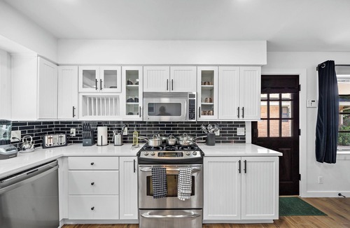 Westbury House | Home by Galleria-MedCenter-NRG- EV Charger-King Bed