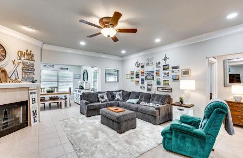 Granbury House | Home on Lake Granbury w/Hot Tub: 5 Mi to Dtwn!