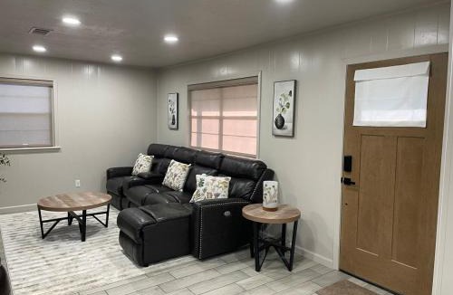 Hugo House | HomeSuite Cabin Relaxing Getaway Near Casino