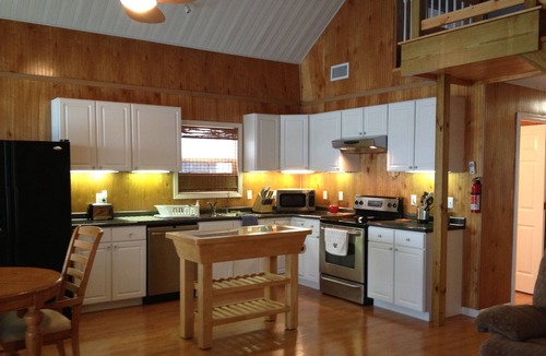 Venice Boat Rental | HONEYHOLE 3BR. Beautiful, spacious, and best of all.NO BUNK BEDS!