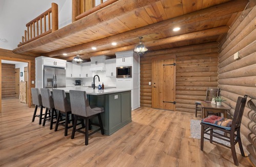 Rogers House | Horizon Hideaway-ON Beaver Lake-Hot Tub-Sunroom