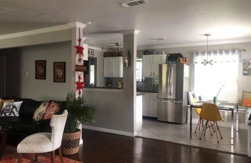 East Cesar Chavez House | HOT E. DT House - Walk 2 Rainey St & Lady Bird Lake