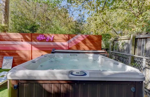 Cherrywood Apartment | Hot Tub - E. Austin - 5 min to UT - 10 min to DT
