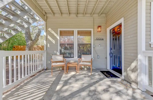 Cherrywood Apartment | Hot Tub - E. Austin - 5 min to UT - 10 min to DT