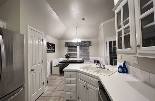 Bentonville House | Hot tub, fire pit, great outdoor space, by Coler bike trails, Bentonville Square