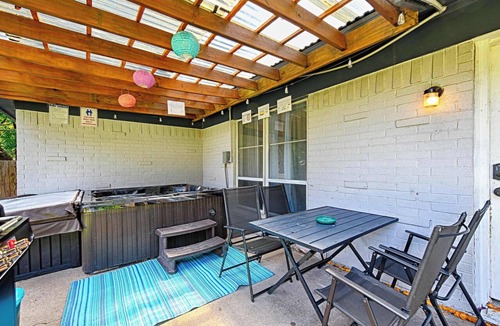 Burleson House | Hot Tub, Gameroom,17 min to Dickies Arena, FirePit