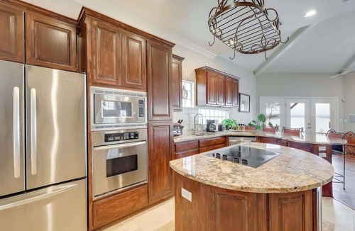 Spicewood House | Hot Tub, Grill | Fall Retreat on Lake Travis