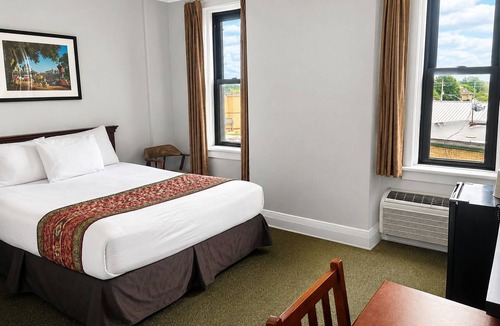 Goderich Hotel | Hotel Bedford