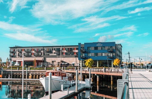 Northwest Everett Hotel | Hotel Indigo Everett - Waterfront Place by IHG