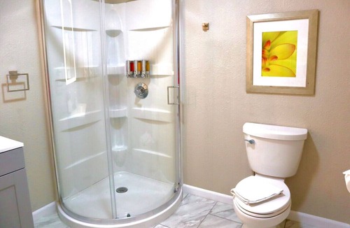 Laurel Hotel | Hotel Pinehurst- Arabian Suite 104