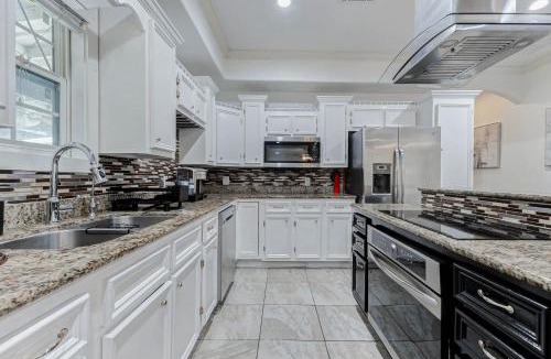 Houston House | HOU Escape - Spacious 4 Gathering, 17 Min Downtown