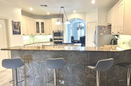 Scenic Oaks House | House with Private pool near six flags and La cantera shopping center
