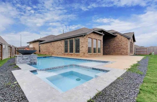 Richmond House | Houston Luxury Vibes w/Private Pool & Spa!