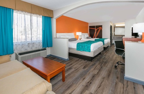 Lafayette Hotel | Howard Johnson by Wyndham Lafayette