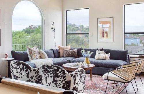 Travis Landing House | Hudson by AvantStay | W/ Beautiful Views, Multiple Living Areas, Pool & Games