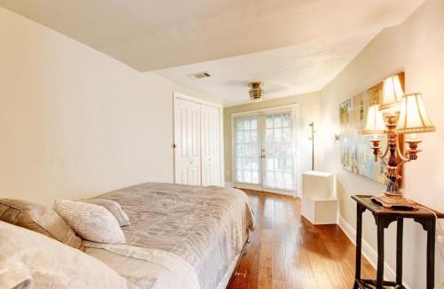 Faubourg Marigny Apartment | Huge 1 Bedroom Steps into the French Quarter