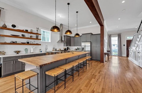 Saint Thomas Development House | Huge 5BR w/Pool - Walk to Magazine St & Parades