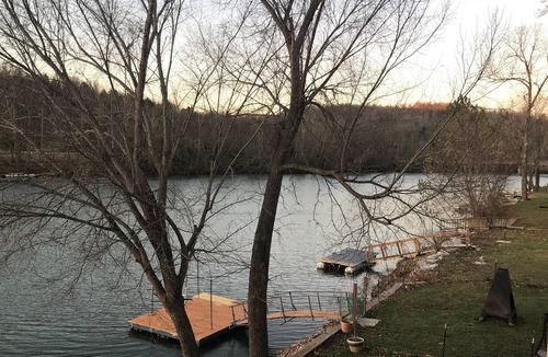 Hardy Cabin | Huge Covered Deck Overlooking the River