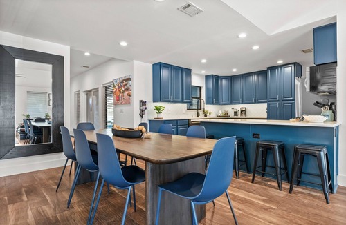 Bouldin House | Huge Patio Game Room w/Pool - 18 Beds - Downtown